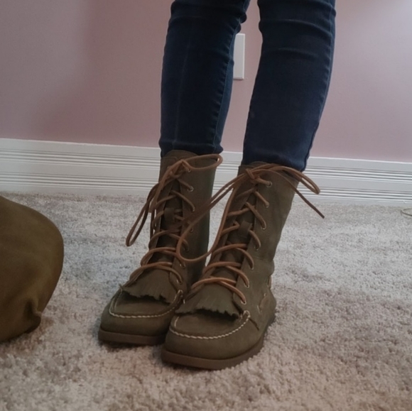 Sperry boots olive suede size 6m - Picture 3 of 13